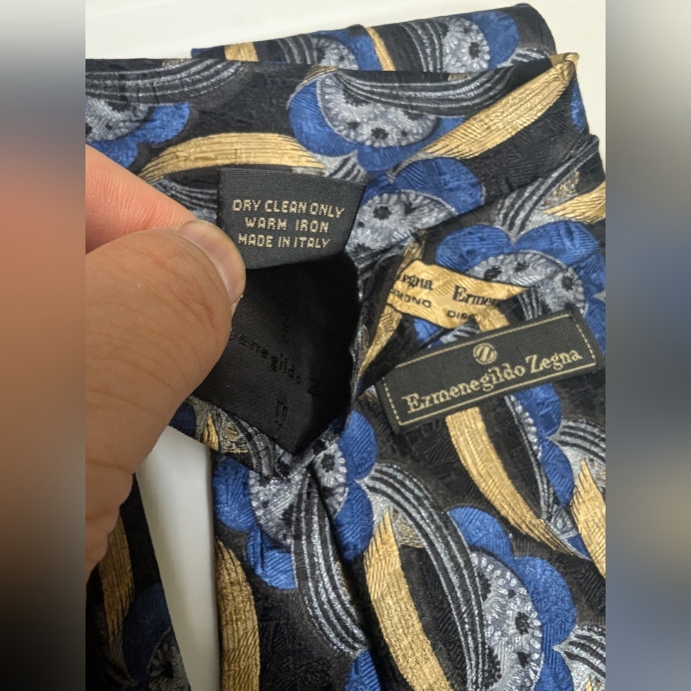Ermenegildo Zegna 100% Silk Patterned Tie - Picture 3 of 9